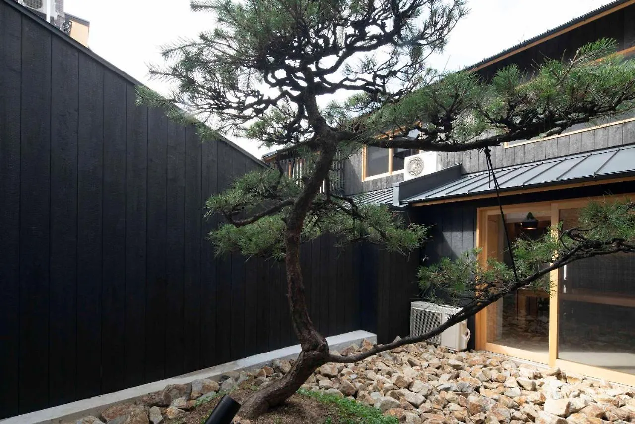 Contexted Boutique Villa Osaka 0*,